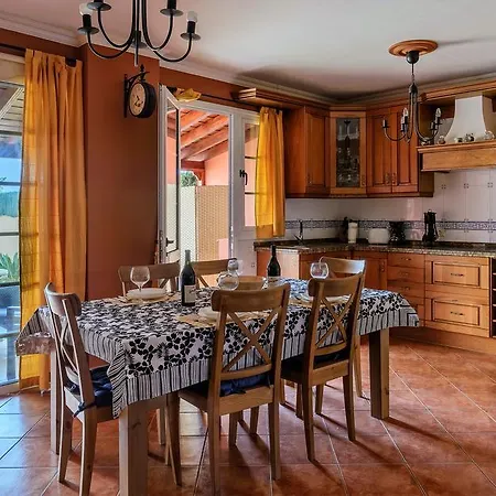 Casa Marcos بيت للعطل *